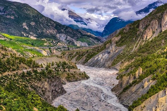 Annapurna Circuit with Tilicho Lake Trek - Small-group support that keeps your brain on the trail