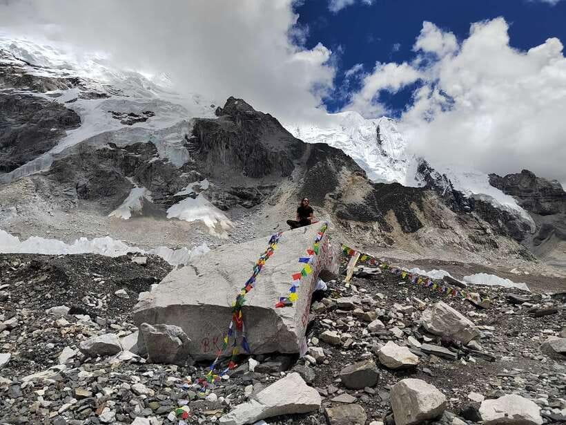 Kathmandu: 1-Hour Scenic Flight Over Mount Everest - Window-seat reality check: photos, window clarity, and comfort