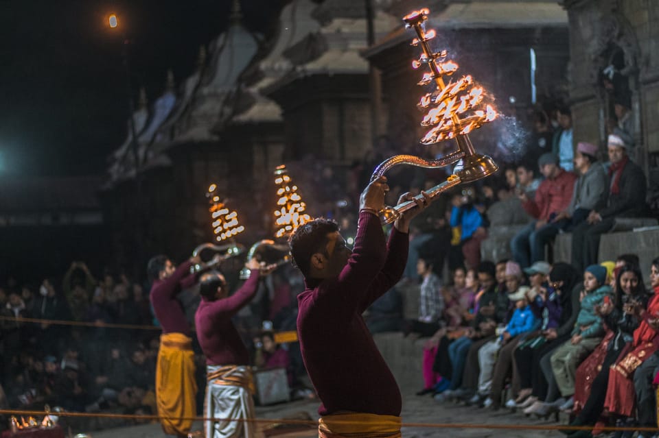 Kathmandu: Pashupatinath Temple Aarti Night Tour - The Aarti Ceremony: What It’s For and How to Get the Timing Right