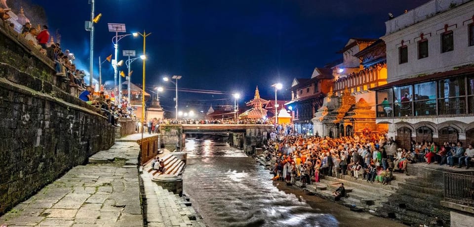 Kathmandu: Pashupatinath Temple Evening Aarati Tour - Why the Pashupatinath evening aarti feels different from daytime sightseeing
