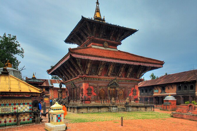 Kathmandu: Private/Group Tour to 7 UNESCO Sites with Lunch - Stop 5: Bhaktapur Durbar Square—medieval architecture you can read with your feet