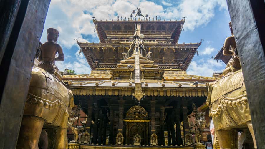 Kathmandu: Private Patan and Bhaktapur Sightseeing Tour - Patan and Bhaktapur in 6 Hours: How This Day Plan Works