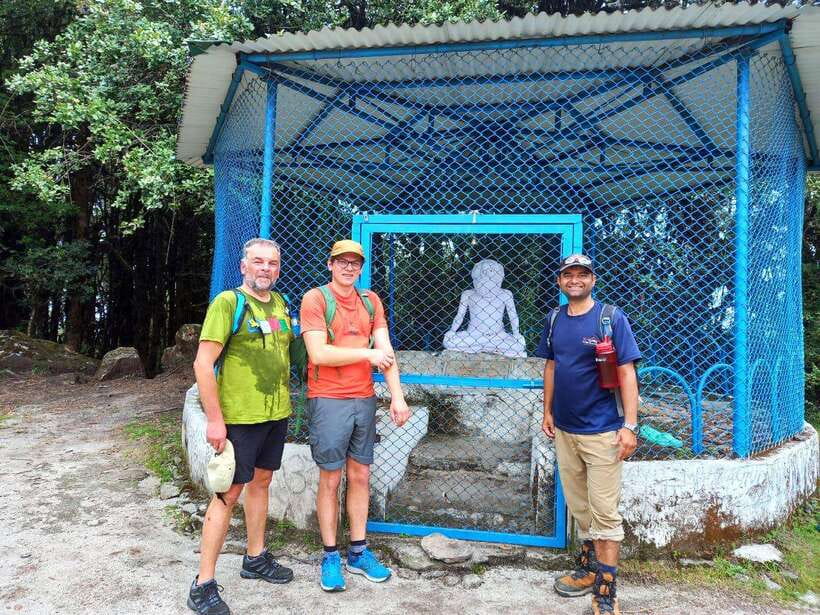 Kathmandu: Shivapuri Day Hike with Lunch - The Middle Stretch: Scenic Breaks and a Chance to Reset