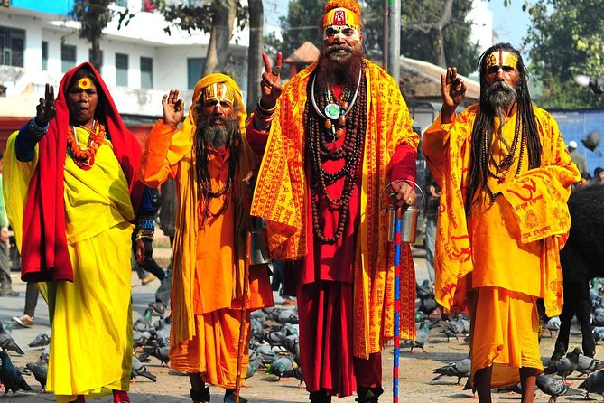 Kathmandu Spiritual Sites: Bodhnath & Pashupatinath Tour - Meeting in Thamel at 3:00 pm and using public transport for real Kathmandu