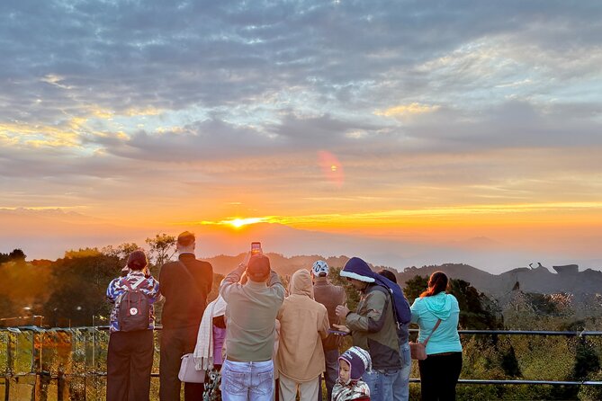 Nagarkot Sunrise View & Morning Hike with Lunch- Private/Group - Nagarkot viewpoint time: when timing beats tactics